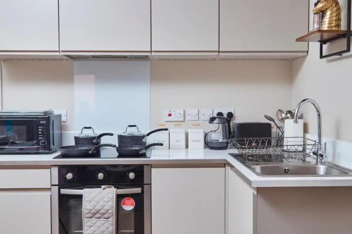 Beautiful 1 Bedroom Flat In Leeds - Sleeps 4 Екстериор снимка